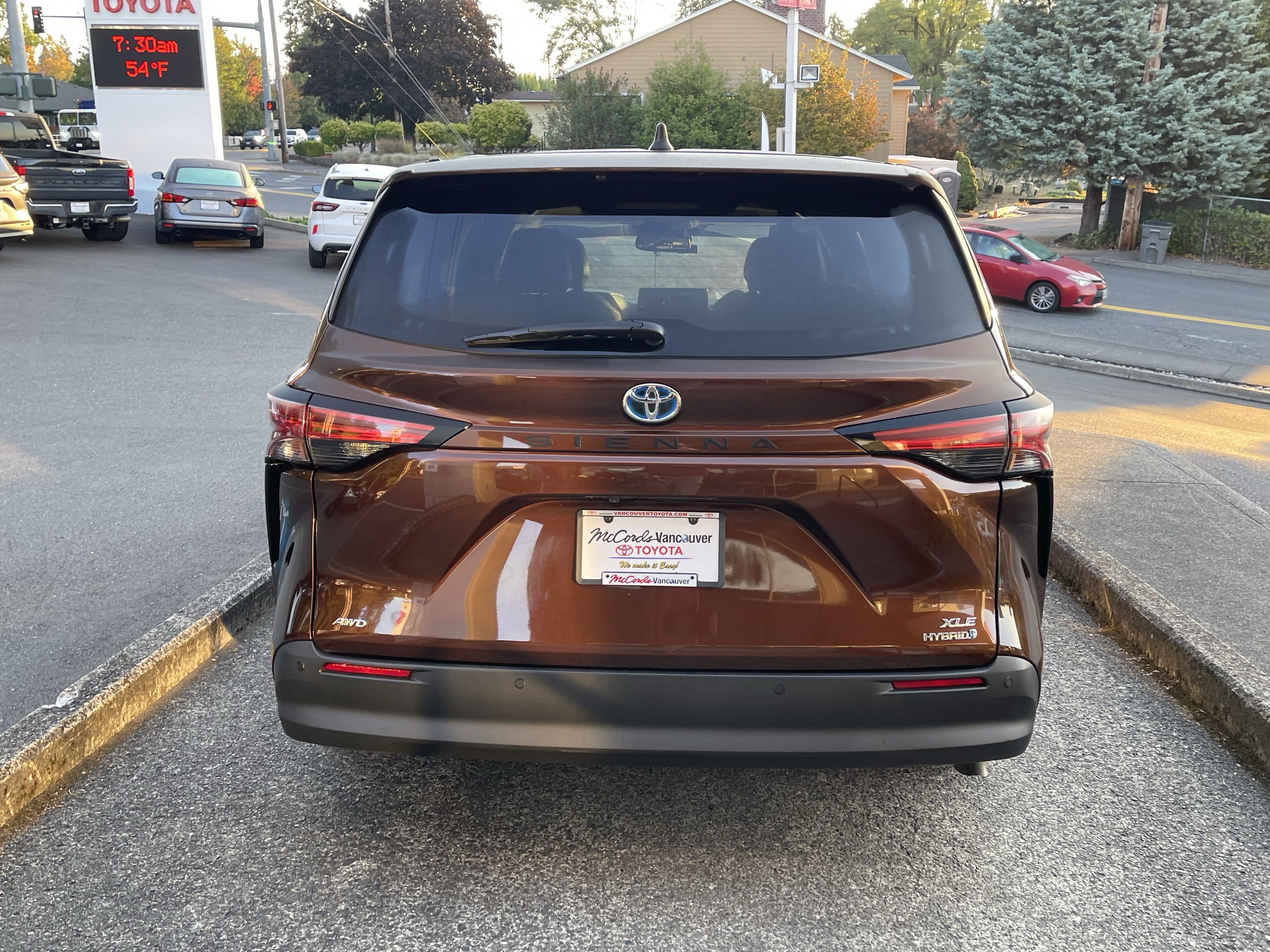 Certified 2021 Toyota Sienna XLE AWD/4WD image 7