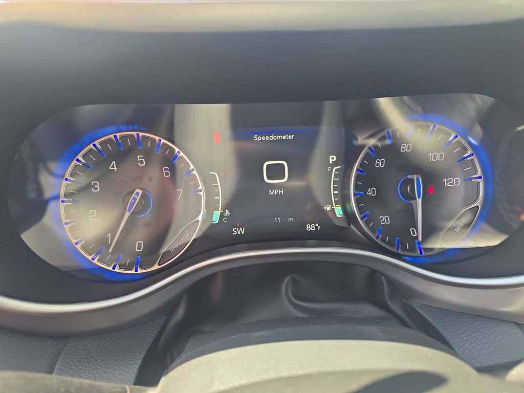 New 2025 Chrysler Voyager LX image 15