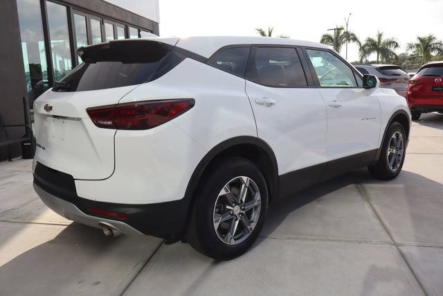 Used 2025 Chevrolet Blazer LT AWD/4WD image 3