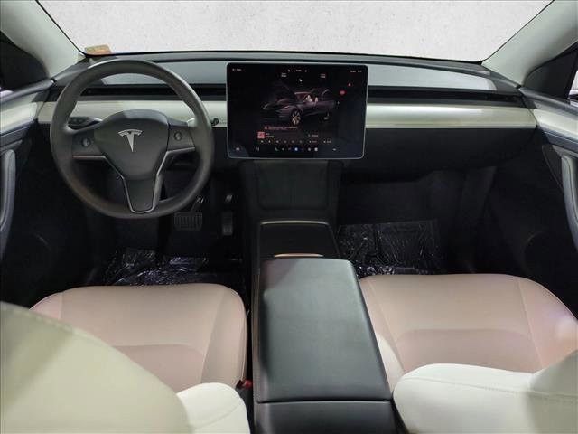 Used 2024 Tesla Model Y 2WD image 19