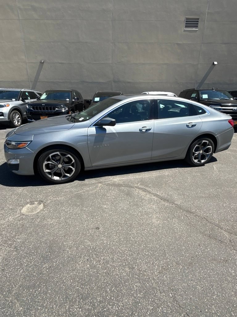Used 2024 Chevrolet Malibu LT FWD image 2