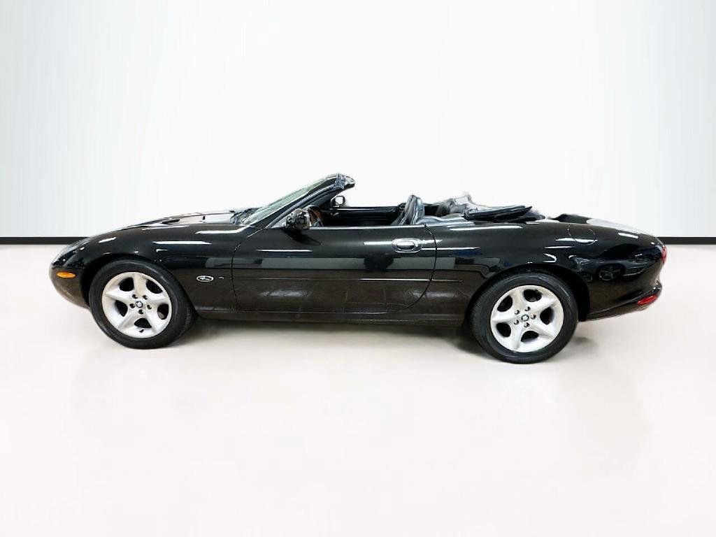 Used 2000 Jaguar XK8 Convertible image 8