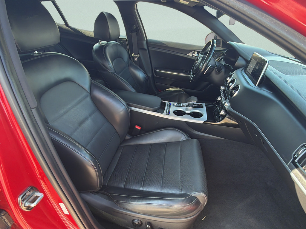 Used 2018 Kia Stinger GT2 AWD/4WD image 11