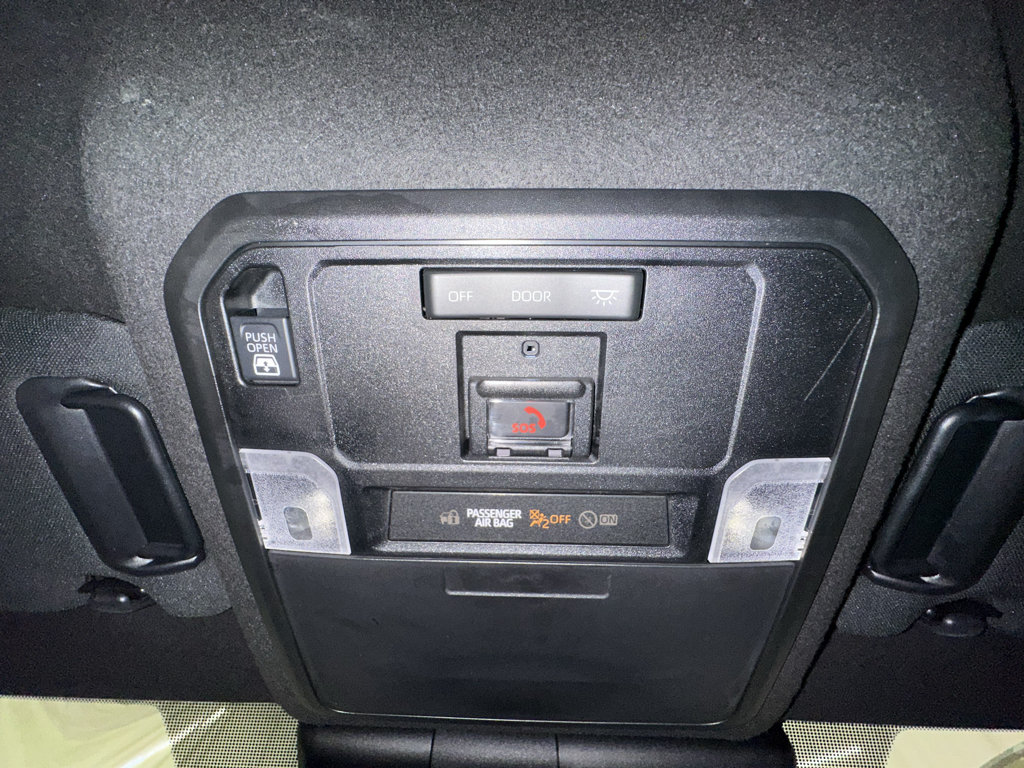 Used 2025 Toyota 4Runner SR5 AWD/4WD image 30