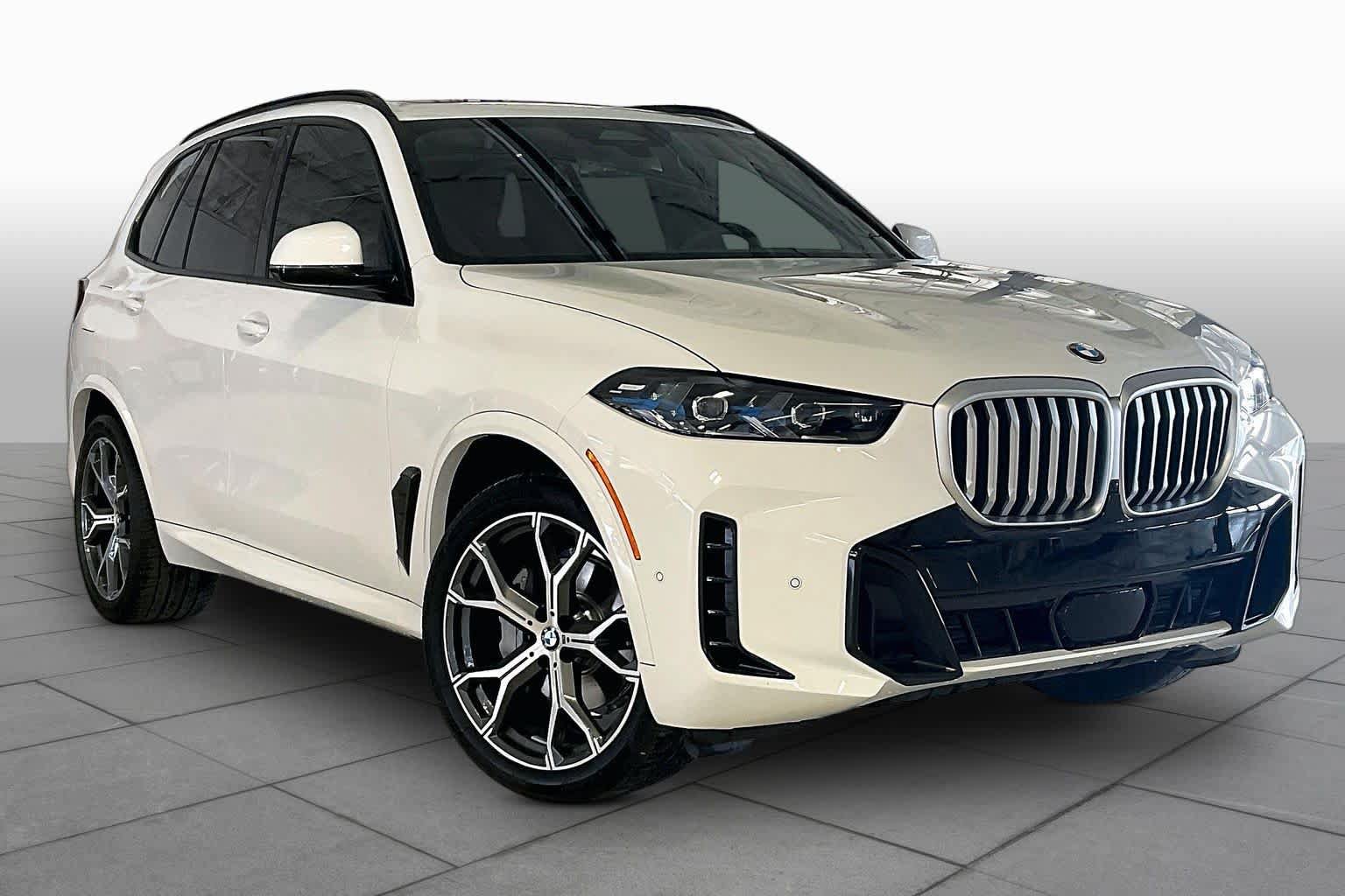 Used 2026 BMW X5 xDrive40i w/ M Sport Package AWD/4WD image 2