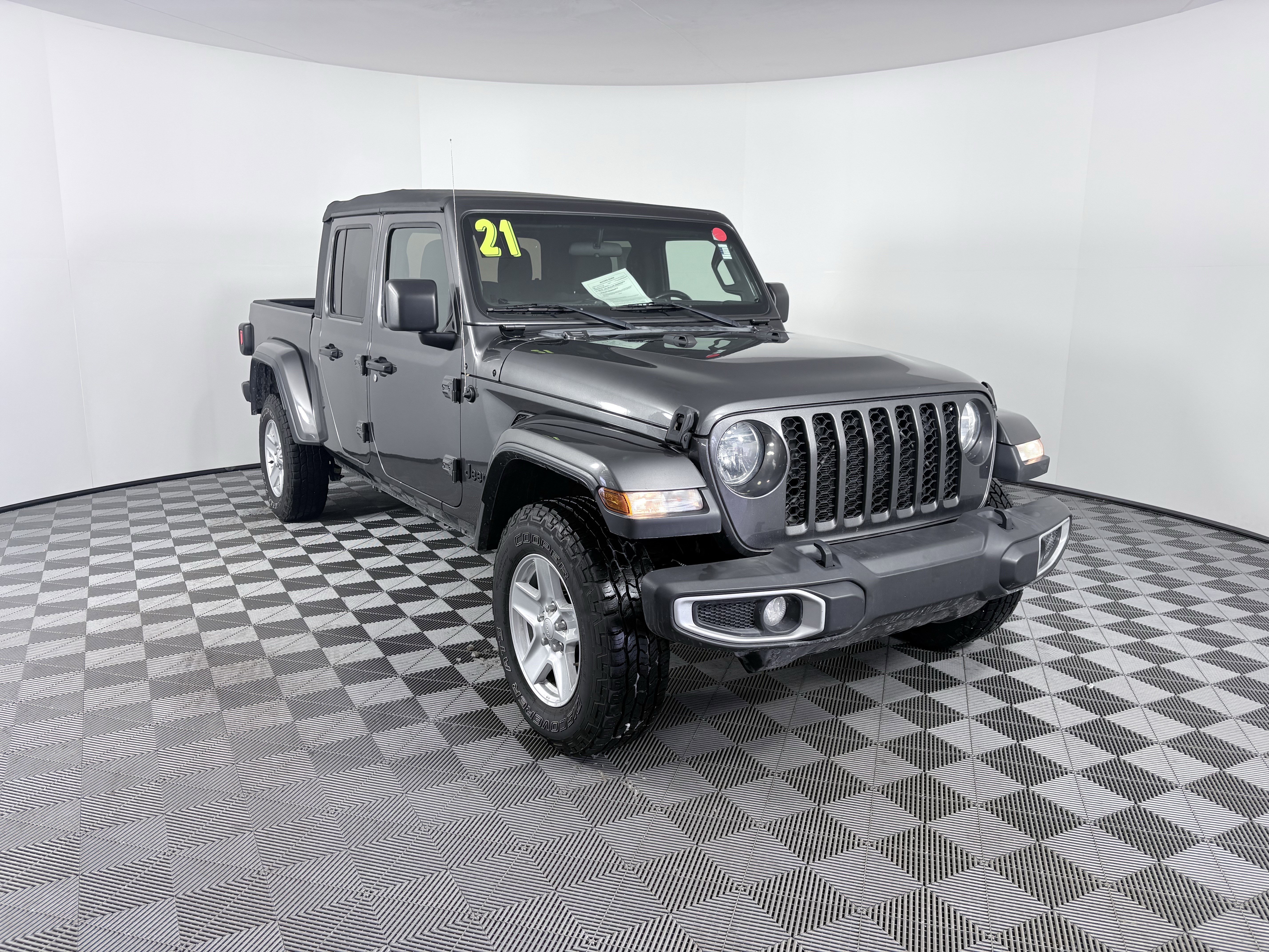 Used 2021 Jeep Gladiator Sport image 12