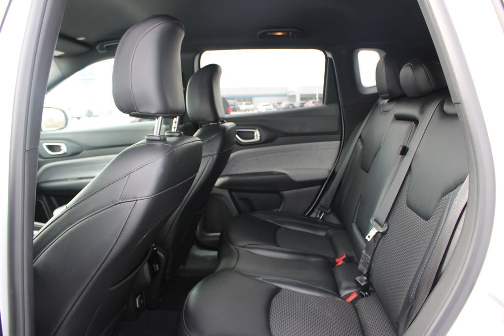 Used 2024 Jeep Compass Latitude AWD/4WD image 21