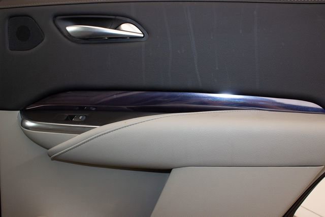 Used 2023 Cadillac XT4 Luxury w/ Cold Weather Package image 13