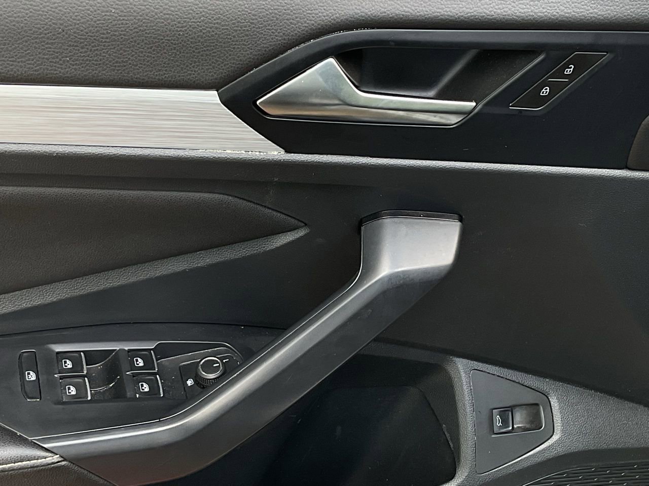 Used 2025 Volkswagen Jetta Sport image 12