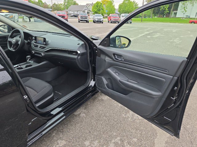 Used 2024 Nissan Altima 2.5 S image 33