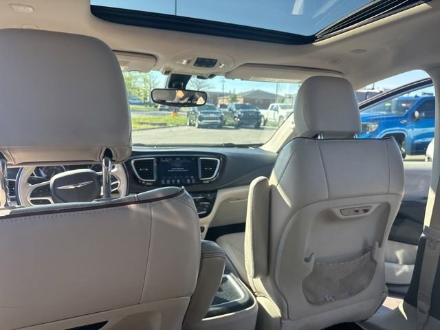 Used 2020 Chrysler Pacifica Limited image 28