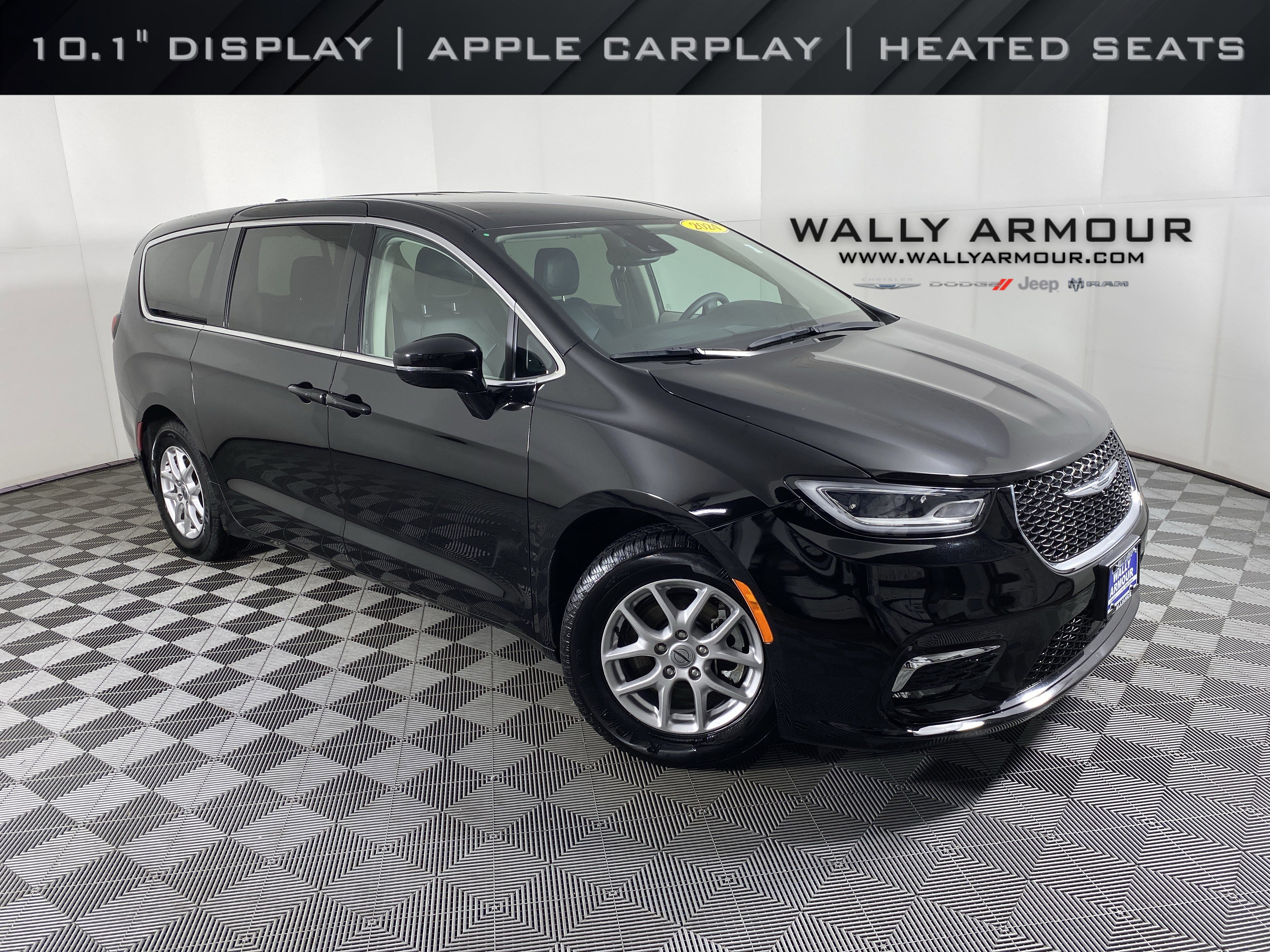 Used 2024 Chrysler Pacifica Touring-L video 1