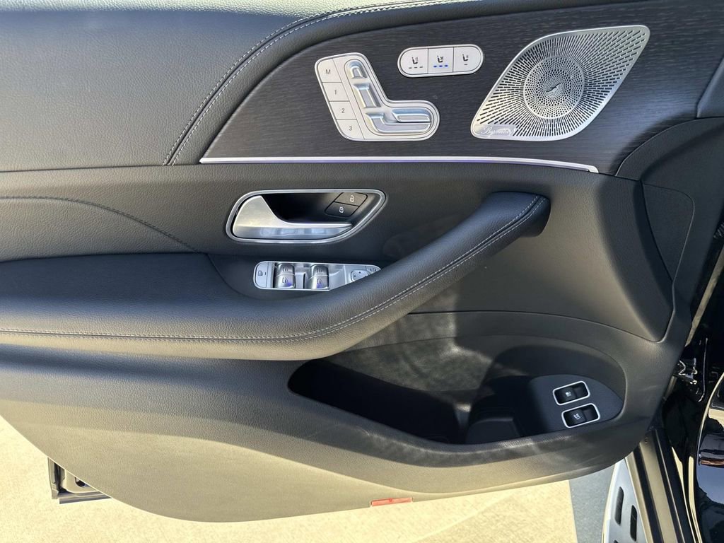 Used 2025 Mercedes-Benz GLE 450e 4MATIC image 13