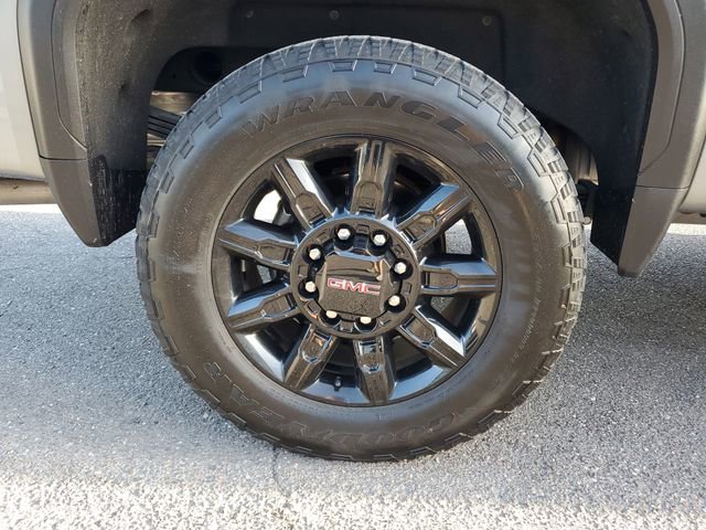 Used 2024 GMC Sierra 2500 AT4 w/ AT4 Preferred Package image 5