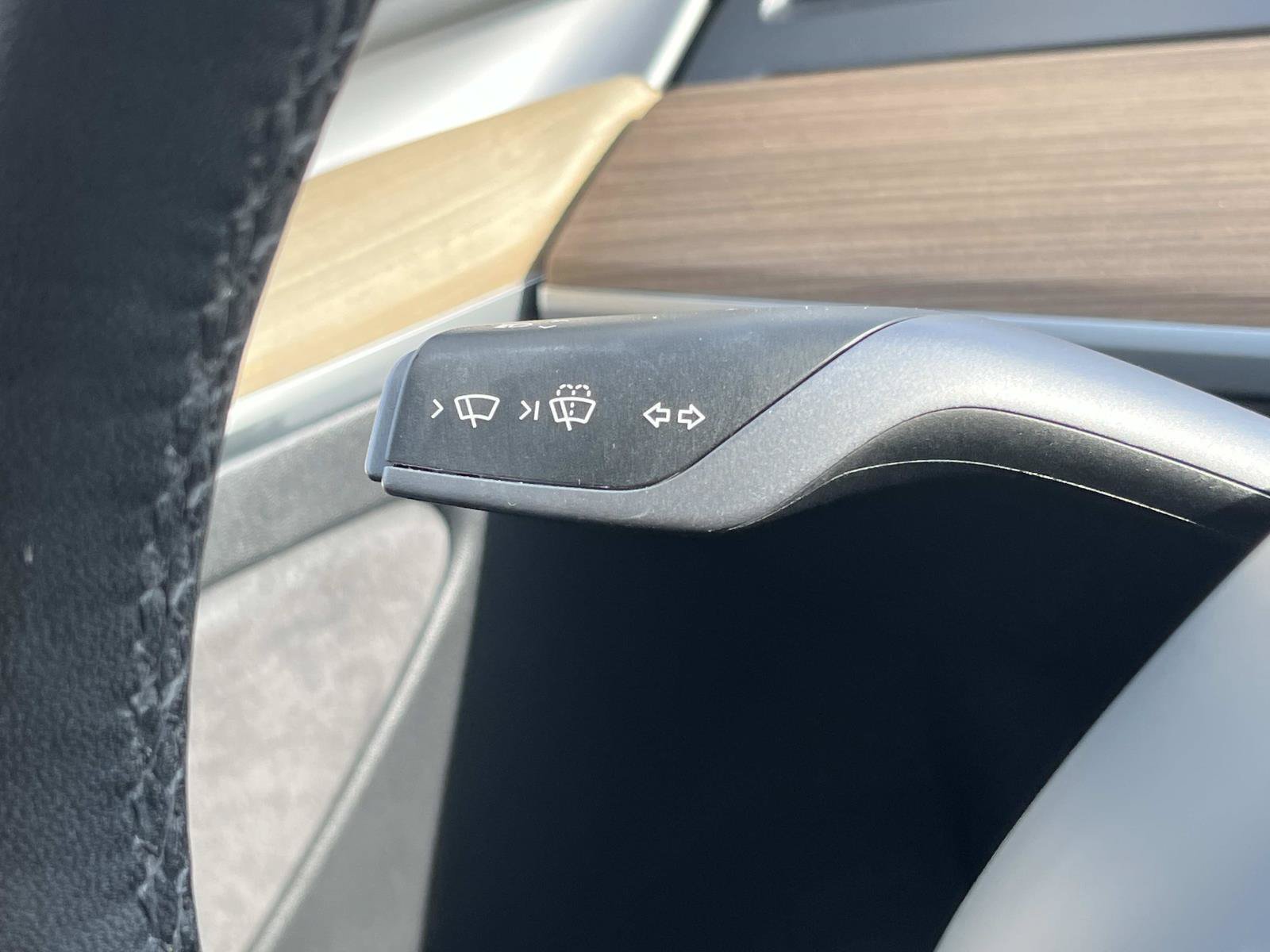Used 2023 Tesla Model Y Long Range AWD/4WD image 36