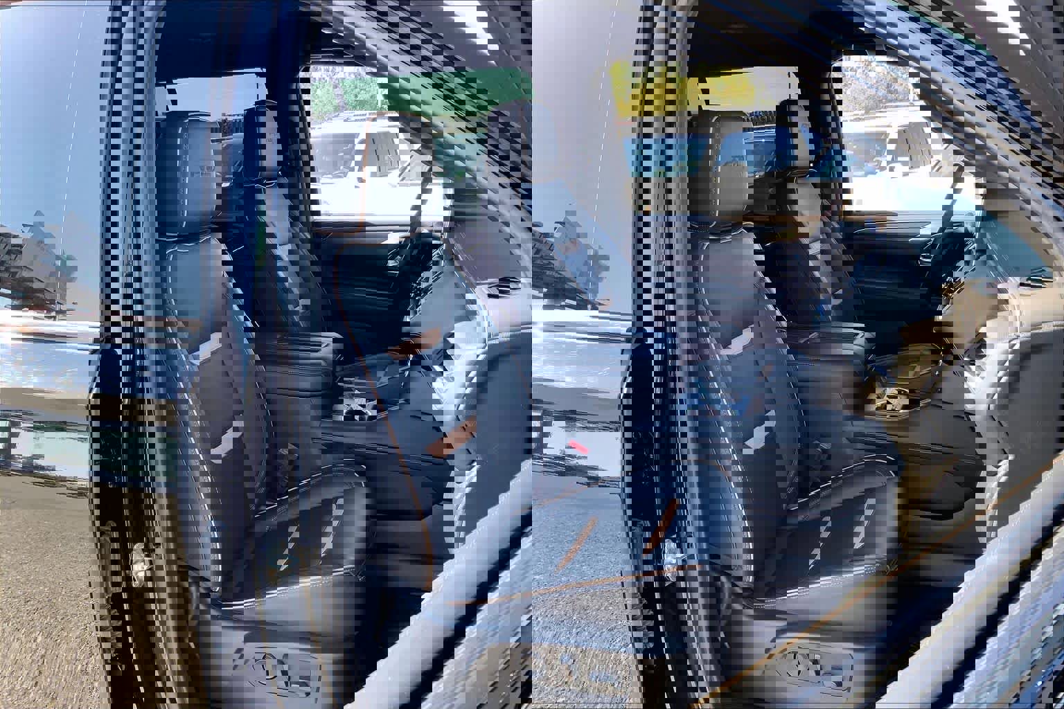 Used 2023 GMC Yukon XL AT4 w/ Max Trailering Package image 9