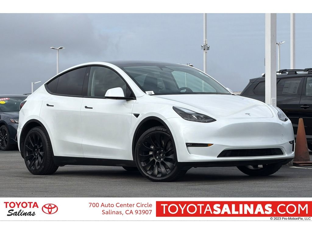 Used 2024 Tesla Model Y Long Range AWD/4WD image 1