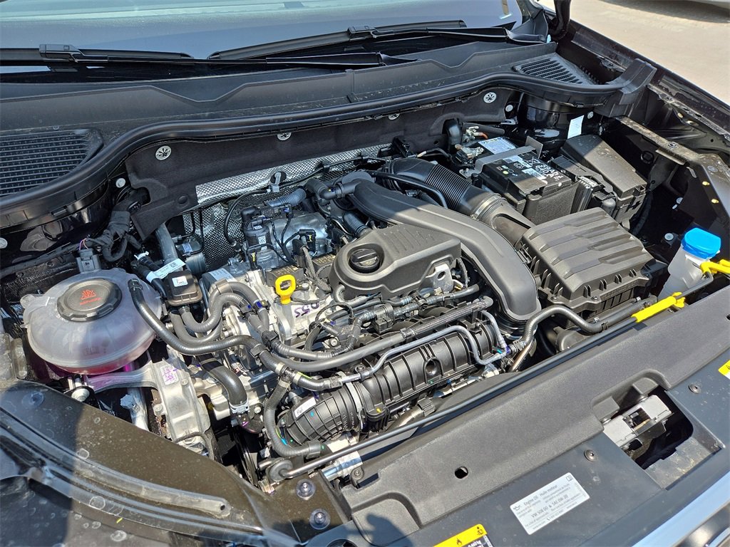 Used 2024 Volkswagen Taos SE image 13