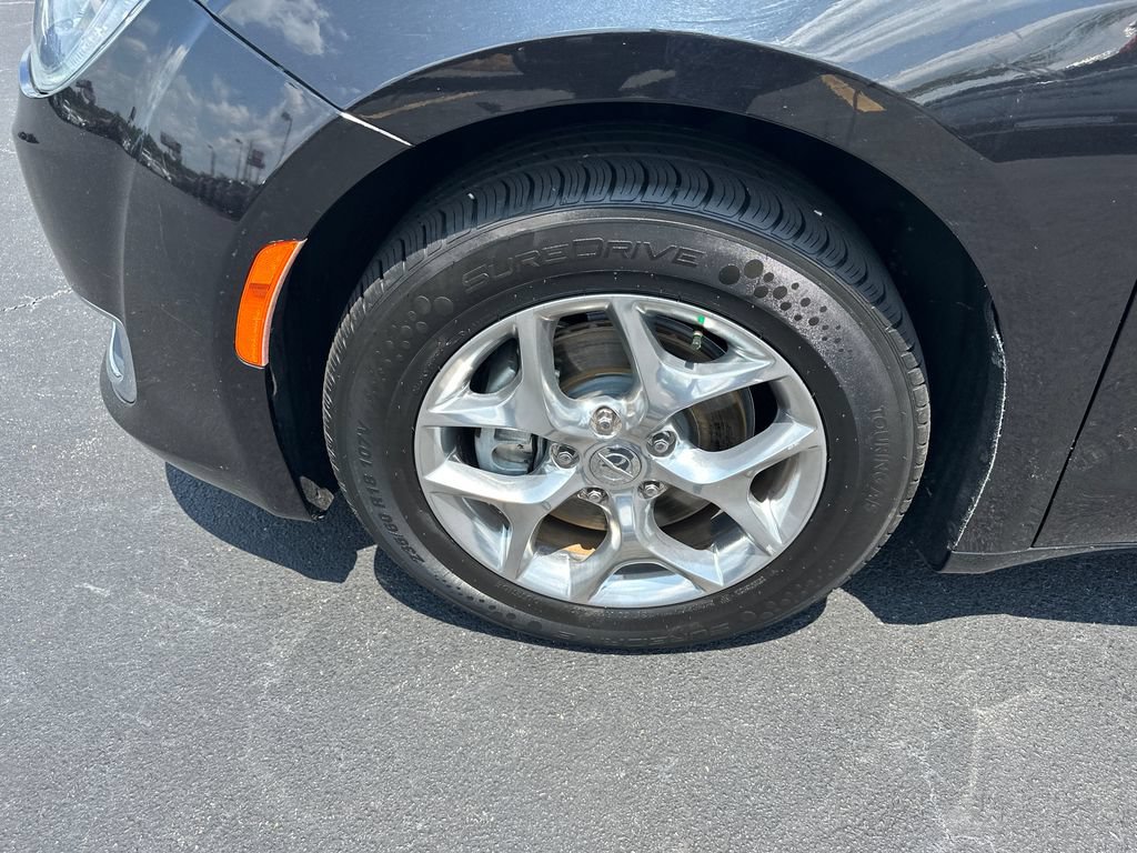 Used 2019 Chrysler Pacifica Limited FWD image 11