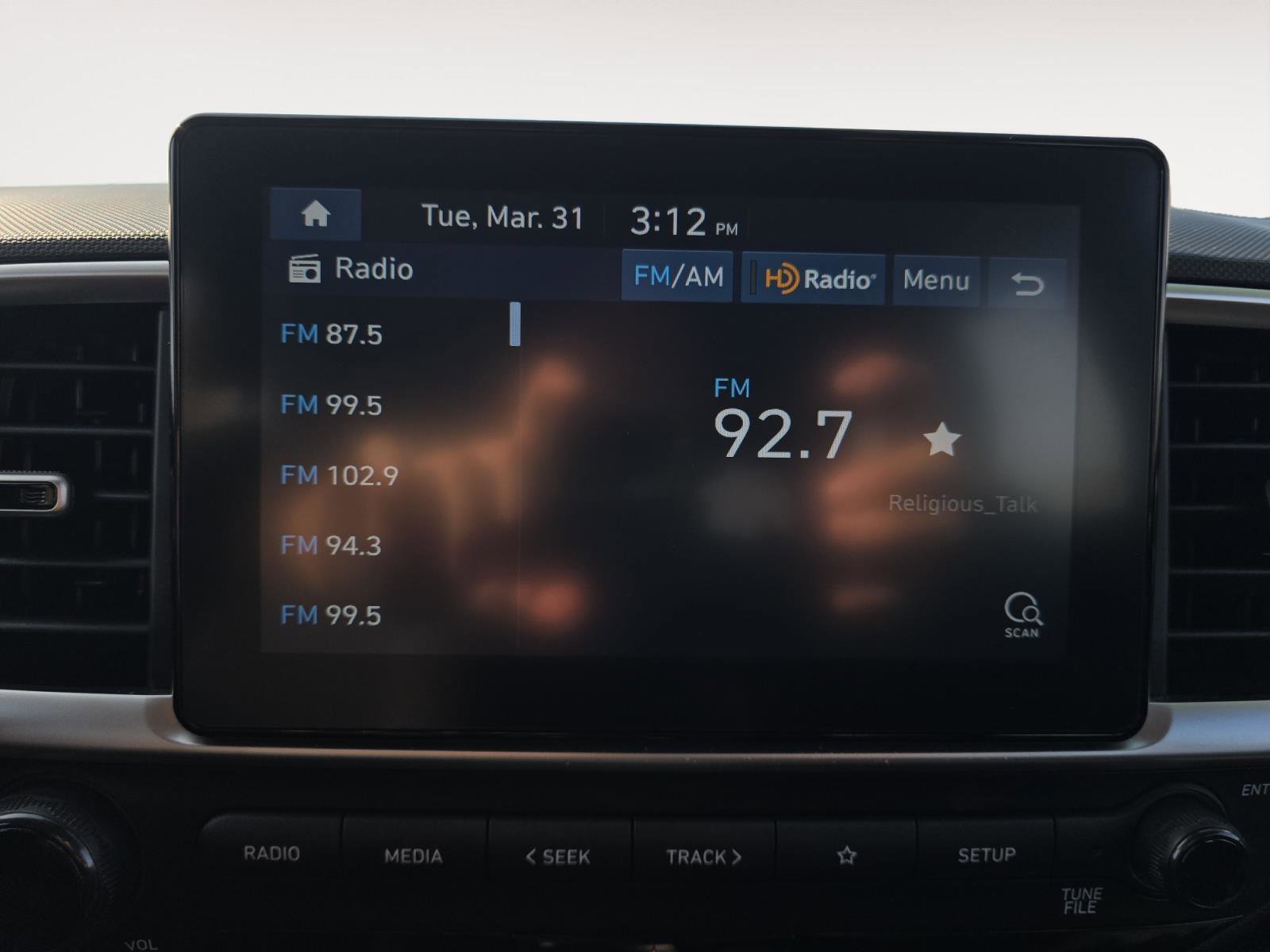 Used 2020 Hyundai Venue SEL image 16