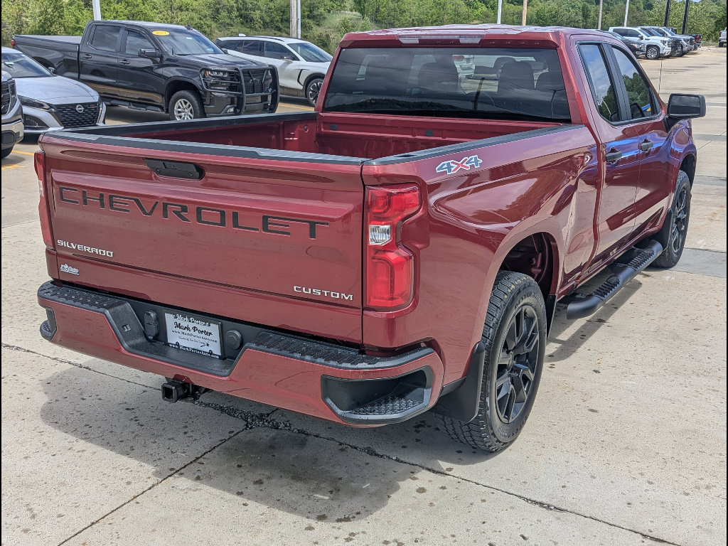 Used 2019 Chevrolet Silverado 1500 Custom w/ Custom Value Package AWD/4WD image 7