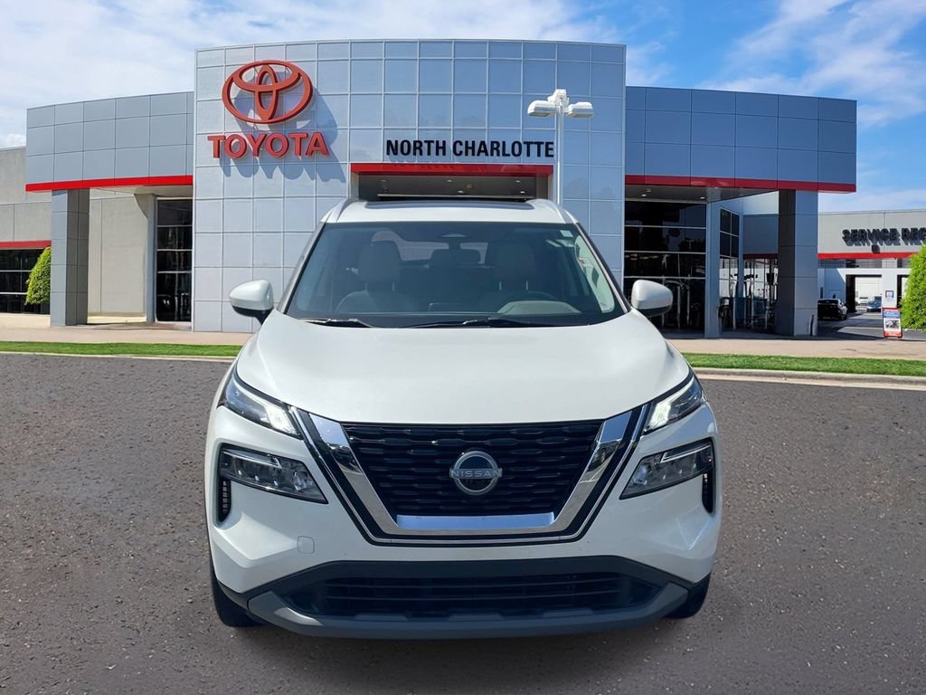 Used 2023 Nissan Rogue SV w/ SV Premium B Package FWD image 3