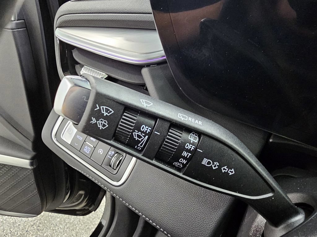 Used 2025 Buick Enclave Avenir w/ Super Cruise Package AWD/4WD image 36