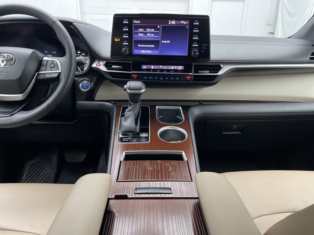 Used 2023 Toyota Sienna XLE image 30