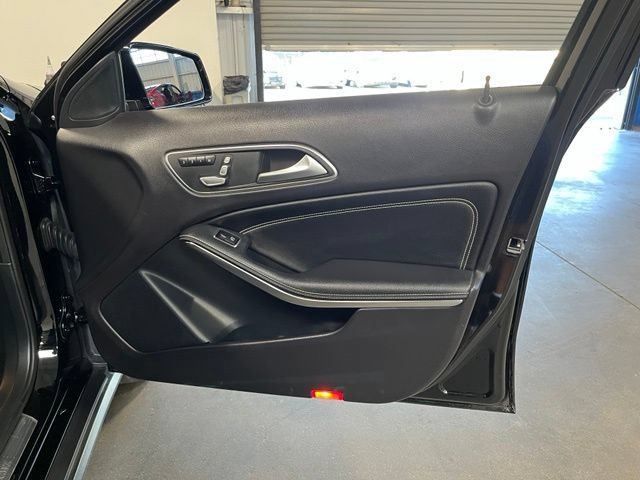 Used 2020 Mercedes-Benz GLA 250 4MATIC w/ Convenience Package image 12