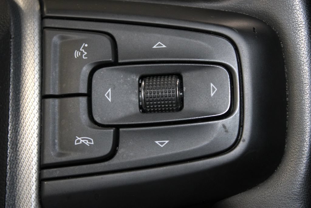 Used 2024 GMC Yukon Denali RWD image 45
