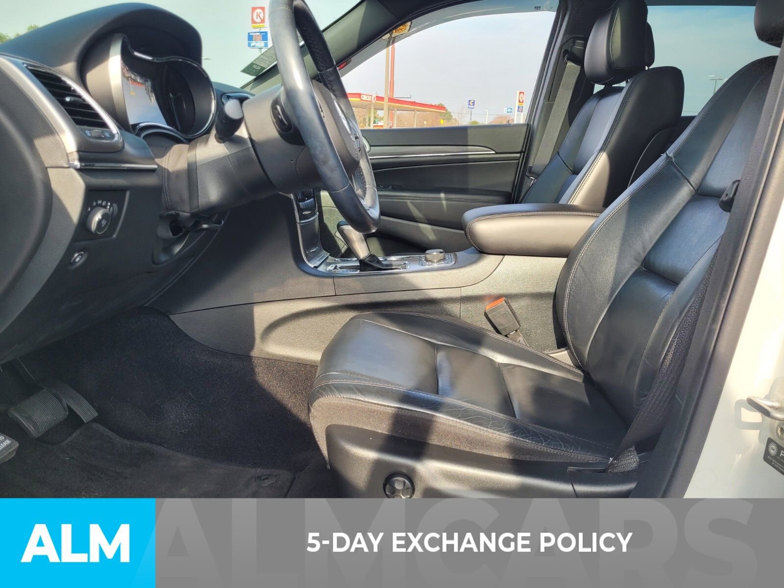 Used 2022 Jeep Grand Cherokee Limited image 4