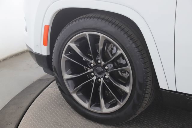 Used 2025 Jeep Grand Wagoneer L Series III w/ Rear Seat Video Group 1 image 13