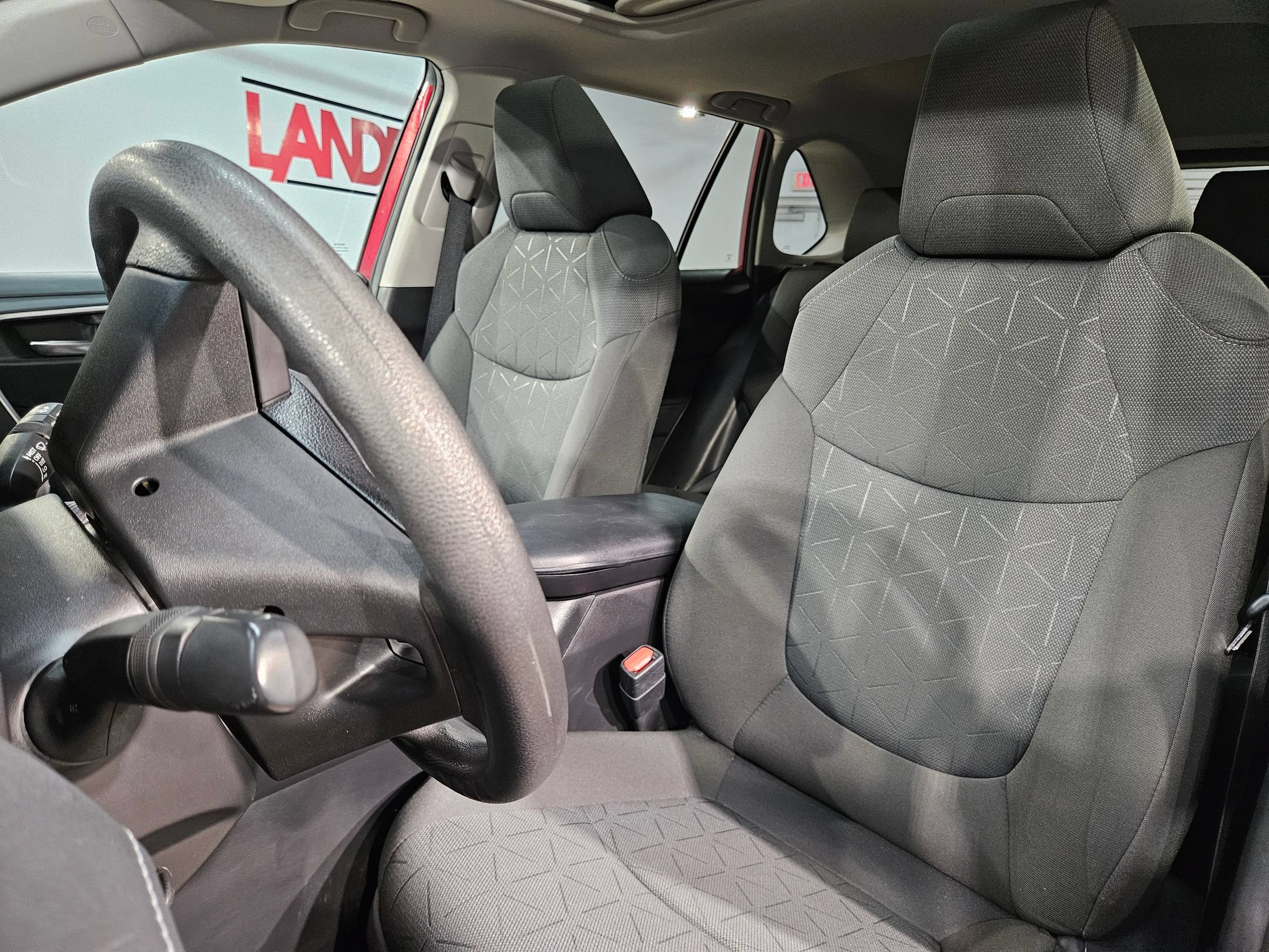 Used 2021 Toyota RAV4 XLE w/ Convenience Package AWD/4WD image 24