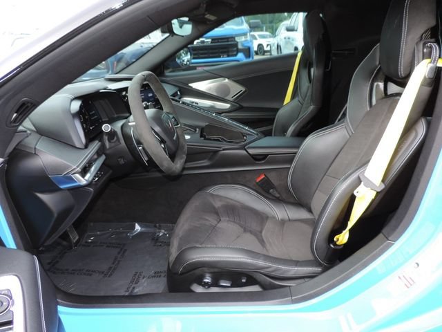 Used 2022 Chevrolet Corvette Stingray Preferred Cpe w/ Z51 Performance Package RWD image 23
