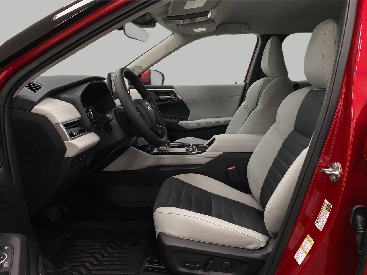 New 2026 Mitsubishi Outlander SE AWD/4WD image 32