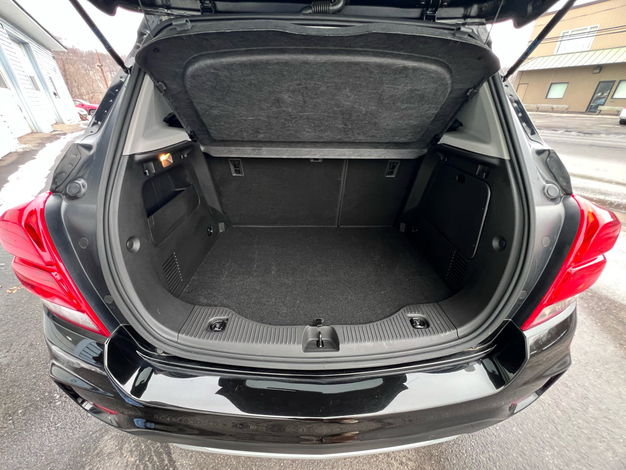 Used 2019 Chevrolet Trax LT w/ LT Convenience Package image 22