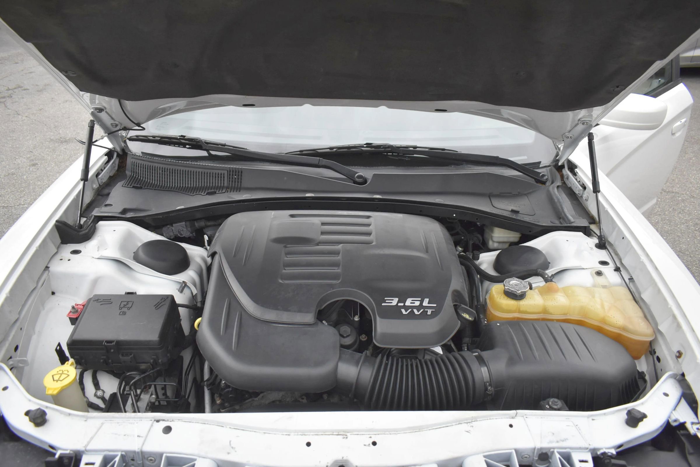 Used 2013 Dodge Charger SE RWD image 22