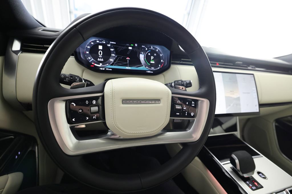 Used 2025 Land Rover Range Rover SE AWD/4WD image 20