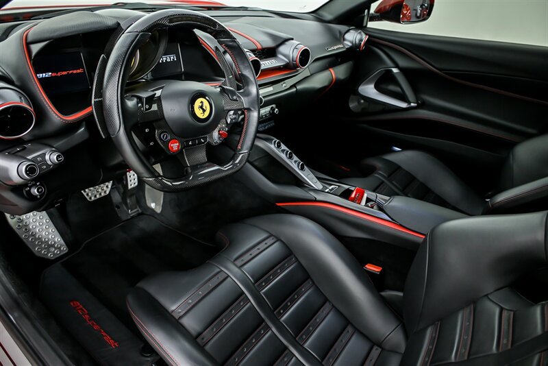 Used 2018 Ferrari 812 Superfast RWD image 19