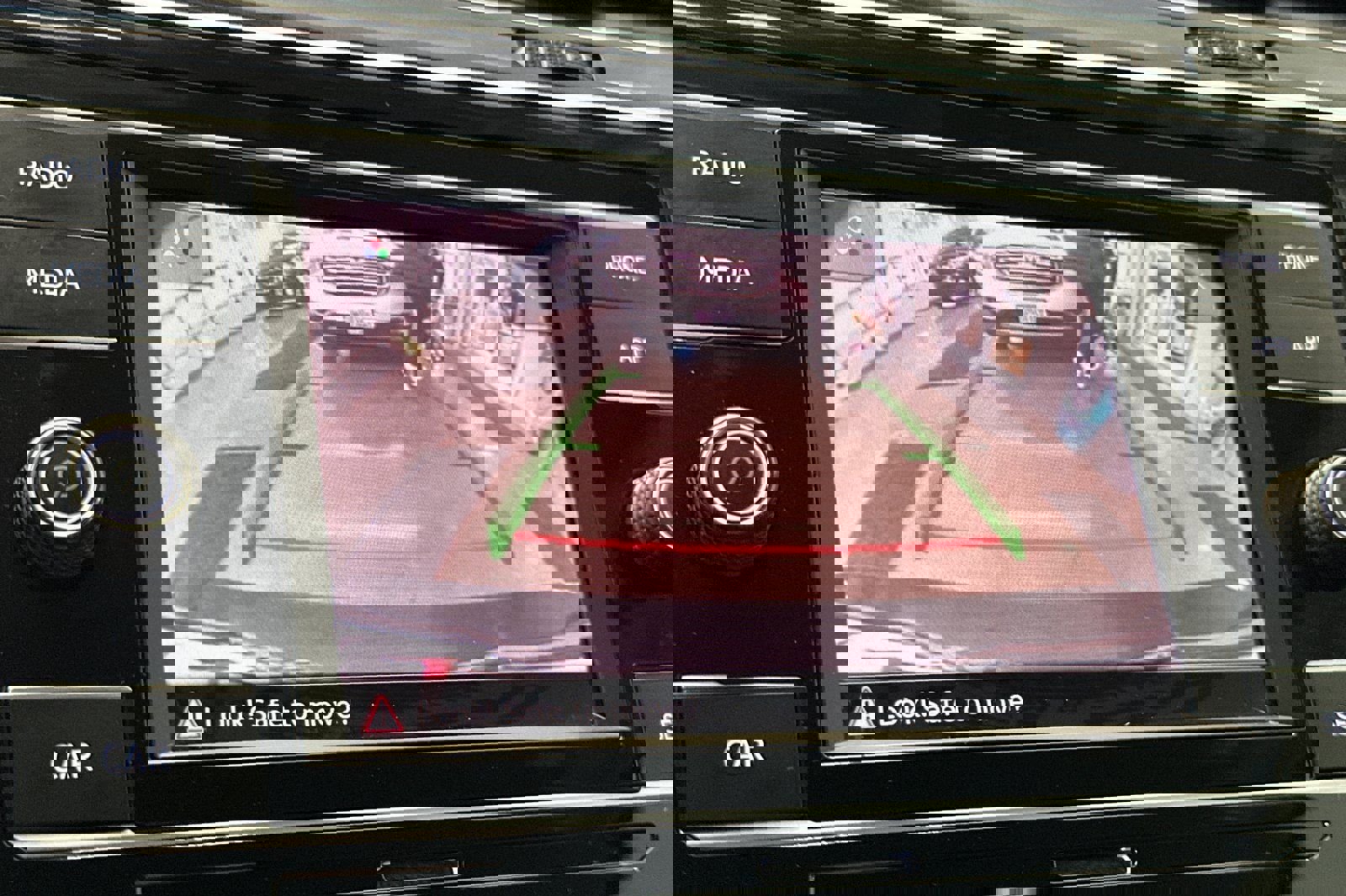 Used 2018 Volkswagen Tiguan S w/ 3rd Row Seat Package image 23