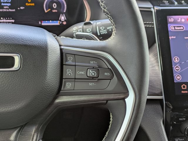 Used 2024 Jeep Grand Cherokee Limited AWD/4WD image 27