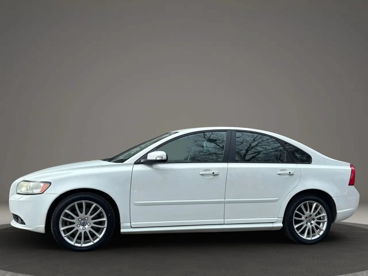 Used 2010 Volvo S40 2.4i FWD image 11