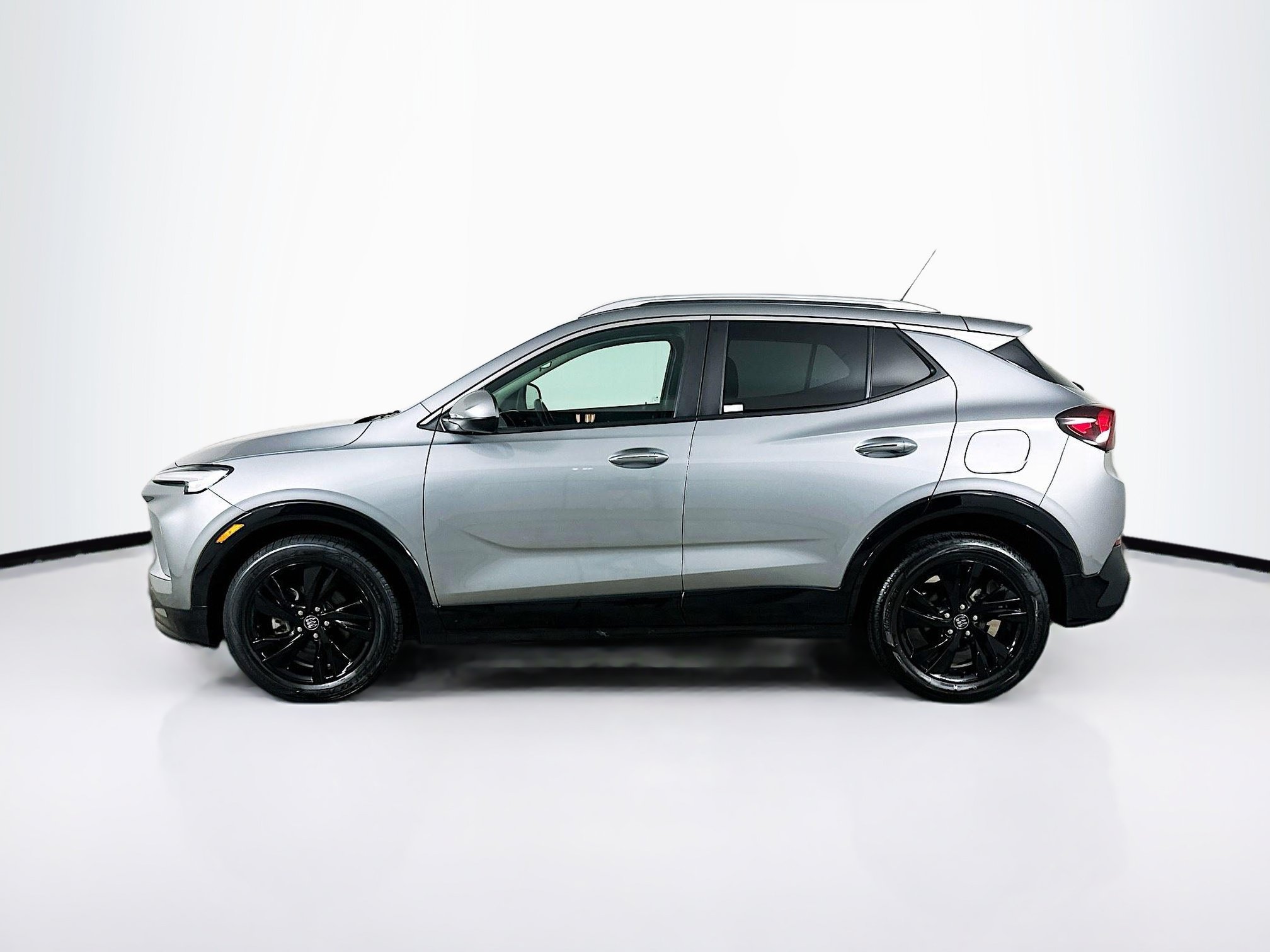 Used 2024 Buick Encore GX Sport Touring FWD image 4