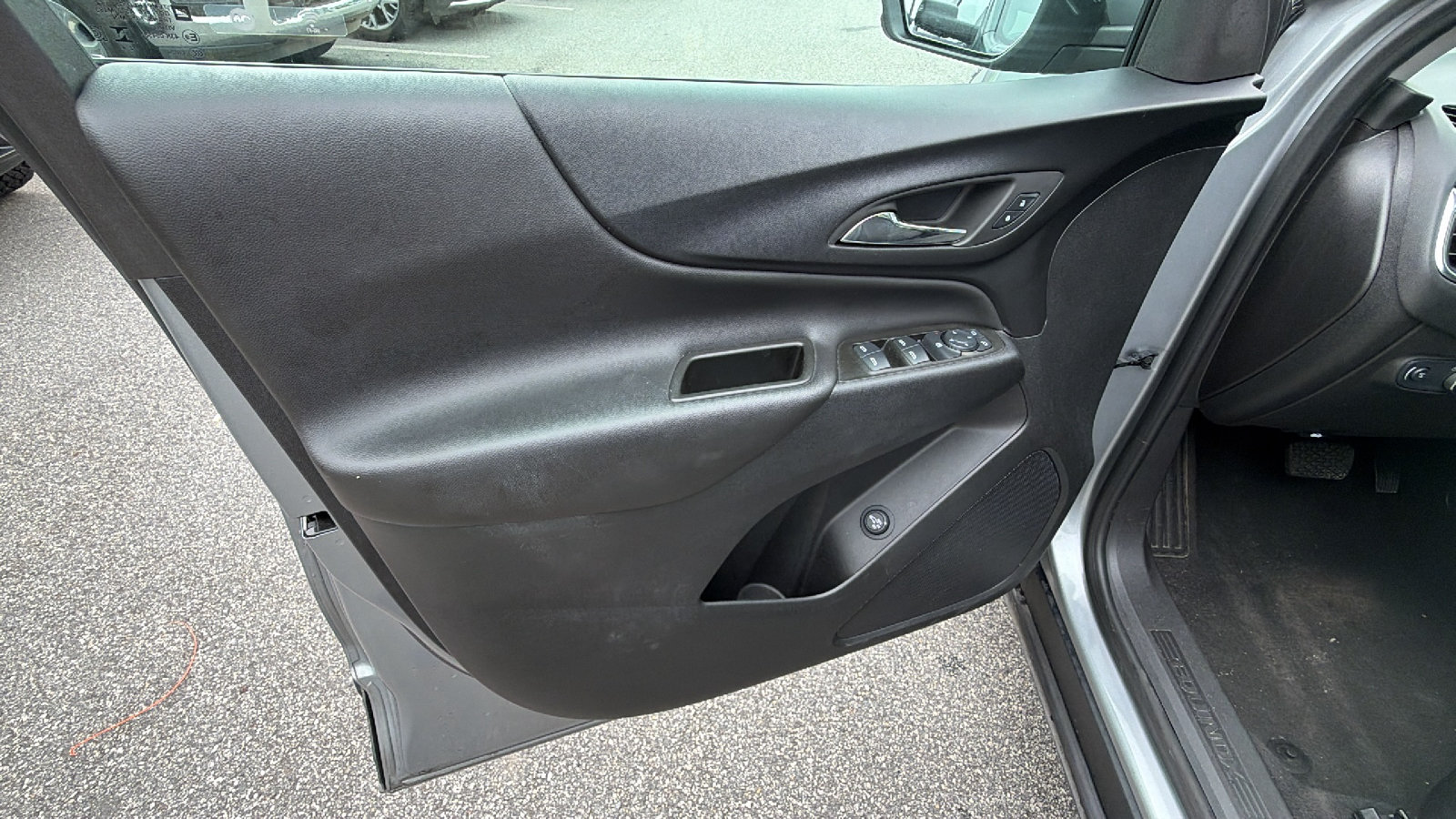 Used 2024 Chevrolet Equinox LT AWD/4WD image 14