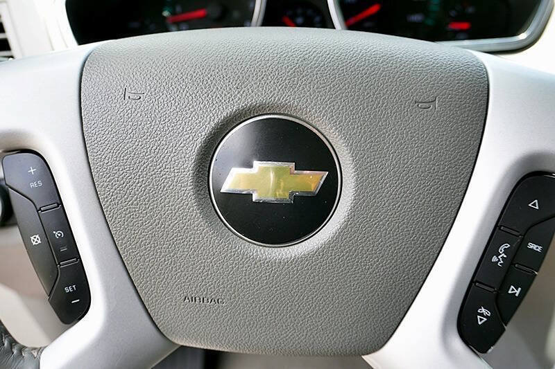 Used 2011 Chevrolet Traverse LT w/ Personal Connectivity Package AWD/4WD image 32