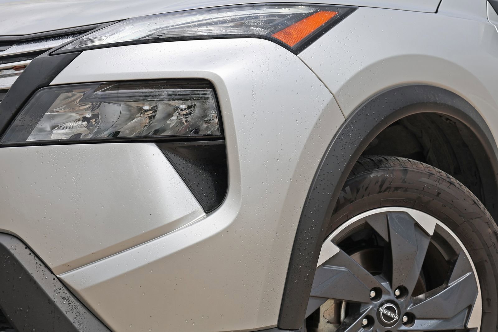 Used 2024 Nissan Rogue SV image 11