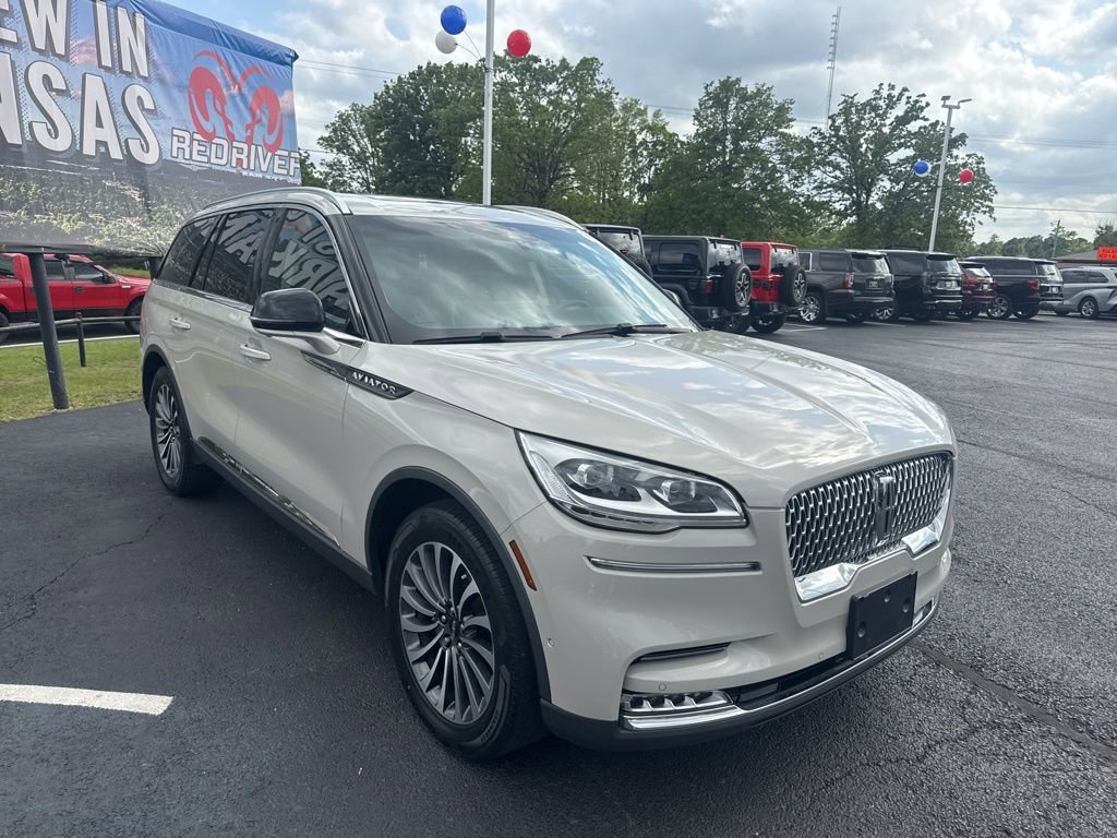 Used 2020 Lincoln Aviator Reserve w/ Equipment Group 201A image 3
