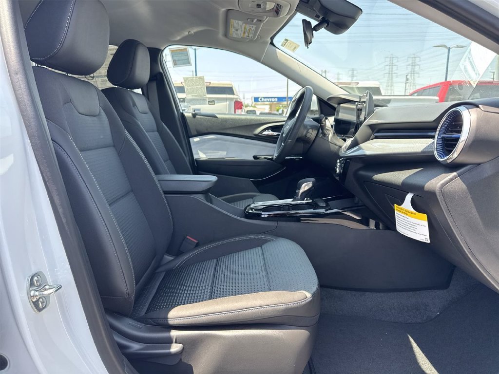 New 2026 Chevrolet Trax LT FWD image 31