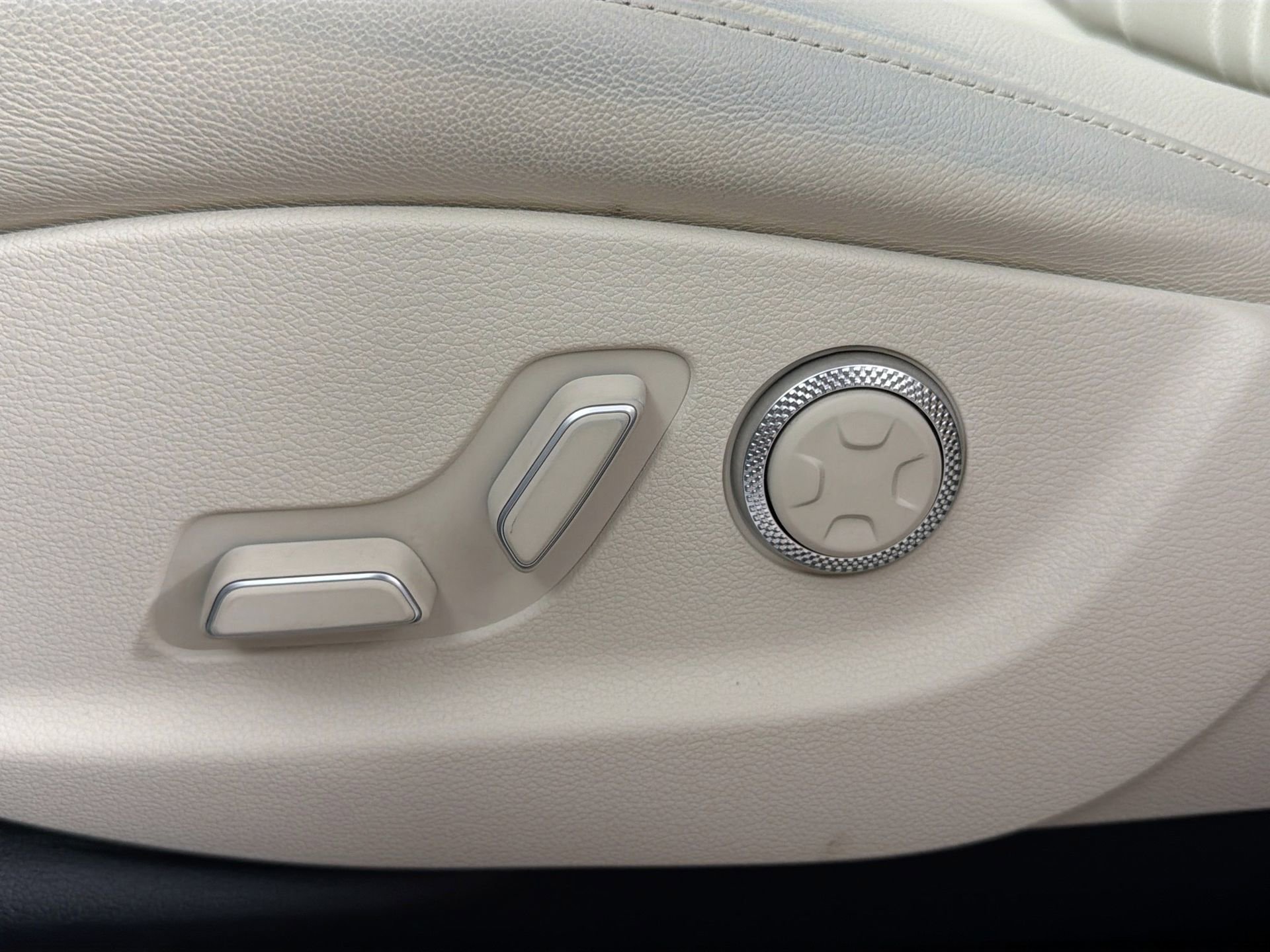 Used 2025 Genesis GV80 2.5T Select image 19