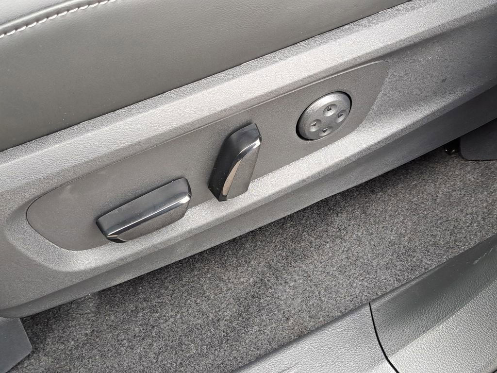 New 2026 INFINITI QX60 Sport w/ Dark Cargo Package image 17